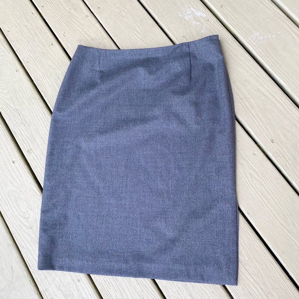 NWOT Garfield & Marks - Gray thin pinstripe white midi skirt w/zipper, Size: 12